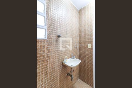 Lavabo - Sala 1 de casa à venda com 3 quartos, 330m² em Vila Inah, São Paulo