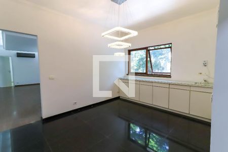 Casa à venda com 330m², 3 quartos e 8 vagas Casa à venda com 330m², 3 quartos e 8 vagasSala de Jantar