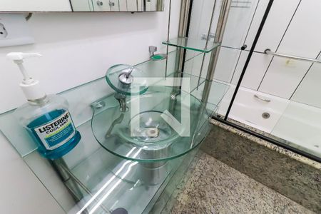 Casa à venda com 330m², 3 quartos e 8 vagas Casa à venda com 330m², 3 quartos e 8 vagasBanheiro 2 da Suíte