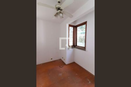 Casa à venda com 330m², 3 quartos e 8 vagas Casa à venda com 330m², 3 quartos e 8 vagasQuarto de Serviço