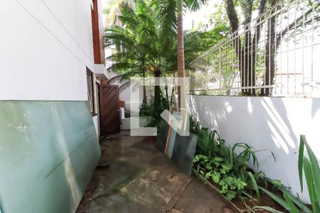 Casa à venda com 330m², 3 quartos e 8 vagas Casa à venda com 330m², 3 quartos e 8 vagasJardim