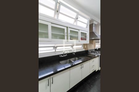 Casa à venda com 330m², 3 quartos e 8 vagas Casa à venda com 330m², 3 quartos e 8 vagasCozinha