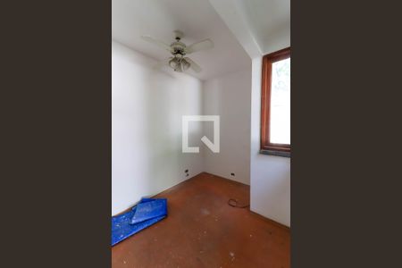 Casa à venda com 330m², 3 quartos e 8 vagas Casa à venda com 330m², 3 quartos e 8 vagasQuarto de Serviço