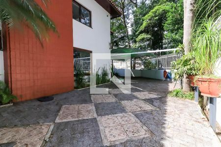 Casa à venda com 330m², 3 quartos e 8 vagas Casa à venda com 330m², 3 quartos e 8 vagasGaragem