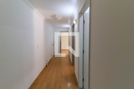 Casa à venda com 330m², 3 quartos e 8 vagas Casa à venda com 330m², 3 quartos e 8 vagasCorredor