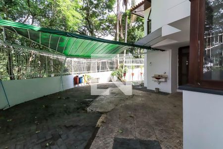 Casa à venda com 330m², 3 quartos e 8 vagas Casa à venda com 330m², 3 quartos e 8 vagasGaragem
