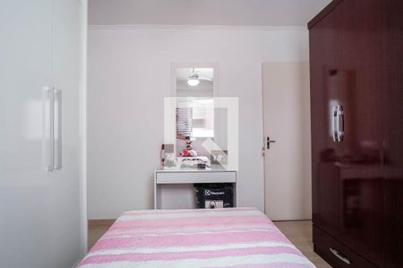 Casa à venda com 180m², 3 quartos e 2 vagas Casa à venda com 180m², 3 quartos e 2 vagasQuarto 2