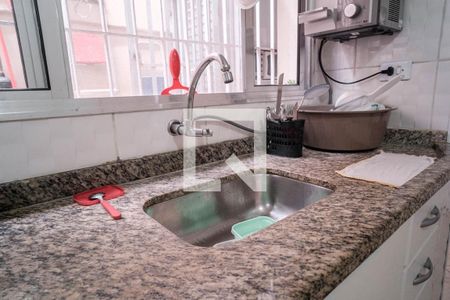 Casa à venda com 180m², 3 quartos e 2 vagas Casa à venda com 180m², 3 quartos e 2 vagasCozinha