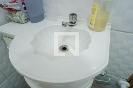 Casa à venda com 180m², 3 quartos e 2 vagas Casa à venda com 180m², 3 quartos e 2 vagasBanheiro 2