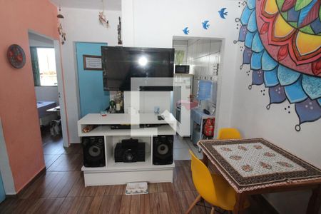 Sala de casa de condomínio à venda com 2 quartos, 46m² em Vila Nova, Porto Alegre