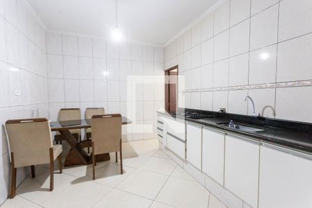 Casa à venda com 105m², 2 quartos e 3 vagas Casa à venda com 105m², 2 quartos e 3 vagasCozinha