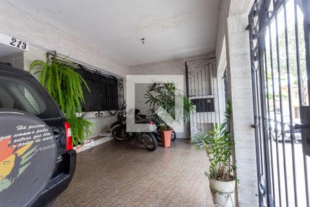 Casa à venda com 105m², 2 quartos e 3 vagas Casa à venda com 105m², 2 quartos e 3 vagasGaragem