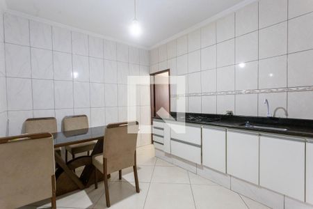 Casa à venda com 105m², 2 quartos e 3 vagas Casa à venda com 105m², 2 quartos e 3 vagasCozinha