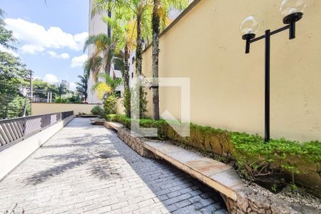 Apartamento à venda com 160m², 4 quartos e 2 vagas Apartamento à venda com 160m², 4 quartos e 2 vagasÁrea Comum