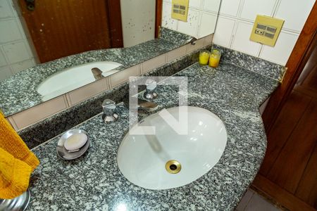 Apartamento à venda com 160m², 4 quartos e 2 vagas Apartamento à venda com 160m², 4 quartos e 2 vagasLavabo - Pia