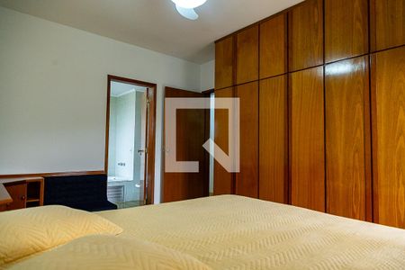 Apartamento à venda com 160m², 4 quartos e 2 vagas Apartamento à venda com 160m², 4 quartos e 2 vagasSuíte