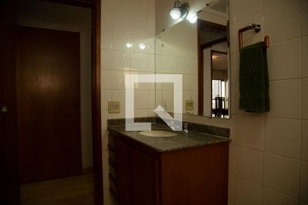 Apartamento à venda com 160m², 4 quartos e 2 vagas Apartamento à venda com 160m², 4 quartos e 2 vagasBanheiro Social