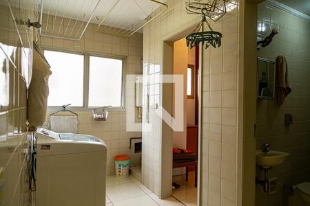 Apartamento à venda com 160m², 4 quartos e 2 vagas Apartamento à venda com 160m², 4 quartos e 2 vagasÁrea de Serviço