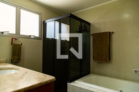 Apartamento à venda com 160m², 4 quartos e 2 vagas Apartamento à venda com 160m², 4 quartos e 2 vagasBanheiro da Suíte