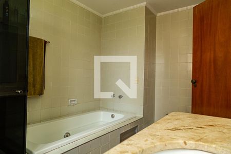 Apartamento à venda com 160m², 4 quartos e 2 vagas Apartamento à venda com 160m², 4 quartos e 2 vagasBanheiro da Suíte