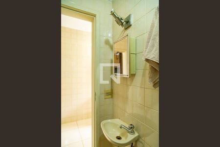 Apartamento à venda com 160m², 4 quartos e 2 vagas Apartamento à venda com 160m², 4 quartos e 2 vagasBanheiro de Serviço