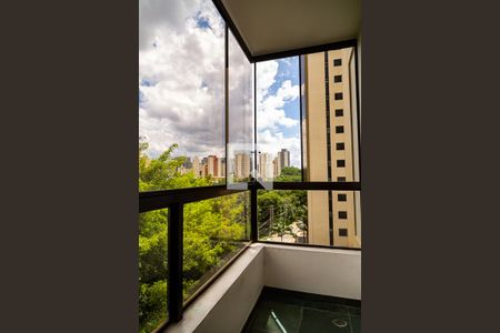 Apartamento à venda com 160m², 4 quartos e 2 vagas Apartamento à venda com 160m², 4 quartos e 2 vagasVaranda da Suíte