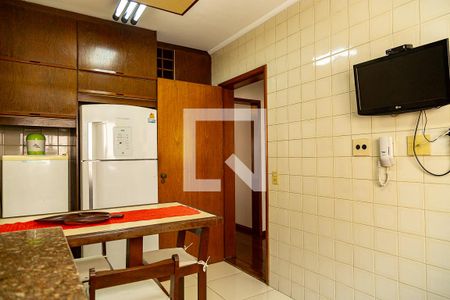 Apartamento à venda com 160m², 4 quartos e 2 vagas Apartamento à venda com 160m², 4 quartos e 2 vagasCozinha