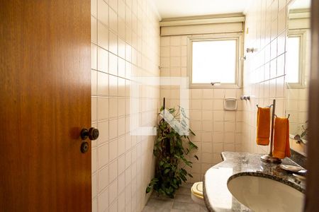 Apartamento à venda com 160m², 4 quartos e 2 vagas Apartamento à venda com 160m², 4 quartos e 2 vagasLavabo