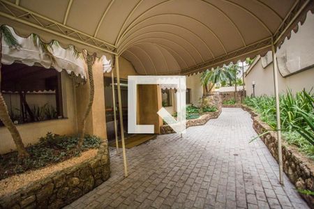 Apartamento à venda com 160m², 4 quartos e 2 vagas Apartamento à venda com 160m², 4 quartos e 2 vagasHall de Entrada