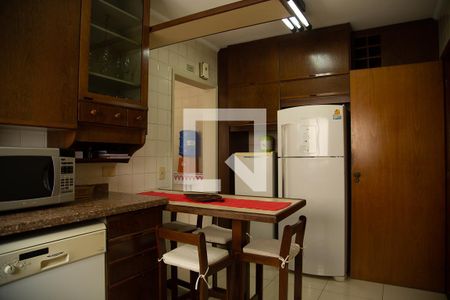 Apartamento à venda com 160m², 4 quartos e 2 vagas Apartamento à venda com 160m², 4 quartos e 2 vagasCozinha