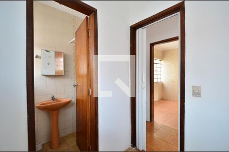 Casa à venda com 240m², 3 quartos e 3 vagasQuarto de Serviço