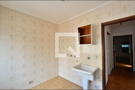 Casa à venda com 240m², 3 quartos e 3 vagasÁrea de Serviço