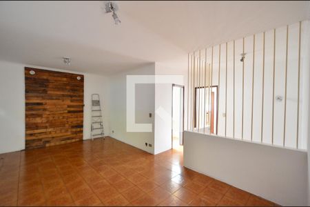 Sala de casa à venda com 3 quartos, 240m² em Chácara Inglesa, São Paulo