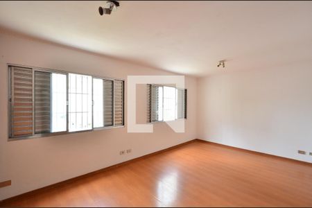 Casa à venda com 240m², 3 quartos e 3 vagasSuíte 2