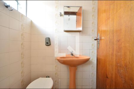 Casa à venda com 240m², 3 quartos e 3 vagasBanheiro de serviço