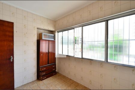 Casa à venda com 240m², 3 quartos e 3 vagasÁrea de Serviço