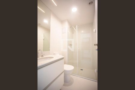 Banheiro de kitnet/studio para alugar com 1 quarto, 25m² em Vila Clementino, São Paulo