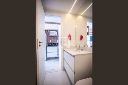 Banheiro de kitnet/studio para alugar com 1 quarto, 25m² em Vila Clementino, São Paulo