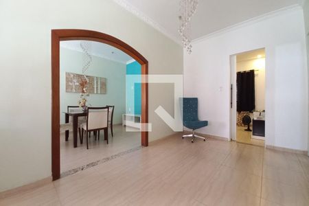 Sala de casa à venda com 4 quartos, 200m² em Vila Satúrnia, Campinas