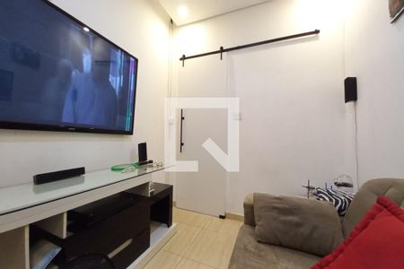 Sala de TV de casa à venda com 4 quartos, 200m² em Vila Satúrnia, Campinas