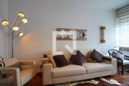 Sala de casa à venda com 3 quartos, 170m² em São Sebastião, Porto Alegre