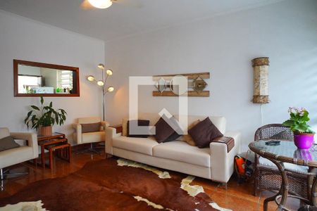 Sala de casa à venda com 3 quartos, 170m² em São Sebastião, Porto Alegre