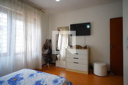 Casa à venda com 170m², 3 quartos e 5 vagasQuarto 1