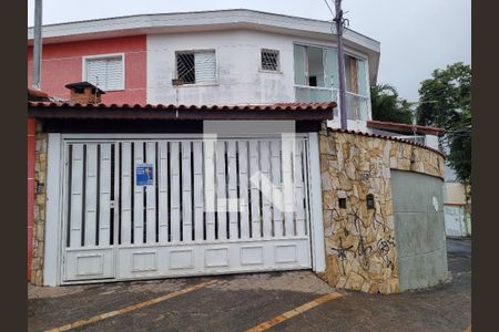 Casa à venda com 95m², 2 quartos e 2 vagasFachada