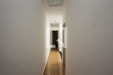 Corredor de casa à venda com 3 quartos, 90m² em Vila Tolstoi, São Paulo