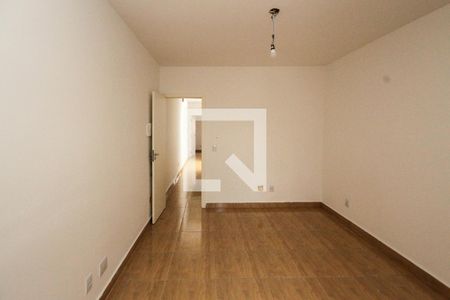 Casa à venda com 90m², 3 quartos e 2 vagasSuíte