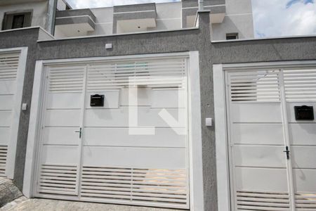 Casa à venda com 90m², 3 quartos e 2 vagasFachada