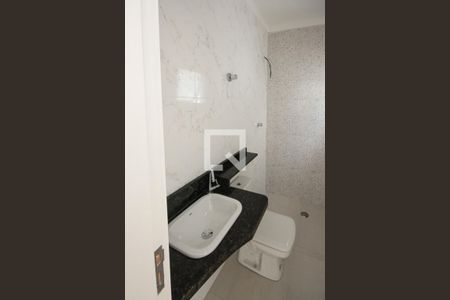 Casa à venda com 90m², 3 quartos e 2 vagasBanheiro