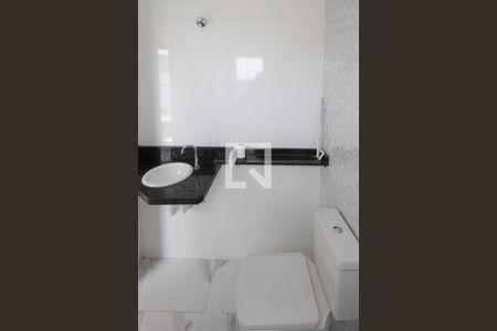 Casa à venda com 90m², 3 quartos e 2 vagasBanheiro da suite