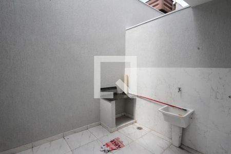 Casa à venda com 90m², 3 quartos e 2 vagasQuintal